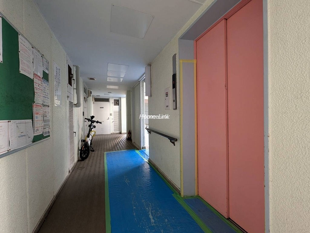 板橋コーポラス　エレベーターホール